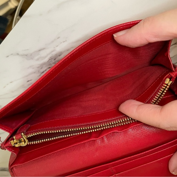Prada Red Bow Wallet Saffiano Leather - Picture 15 of 17